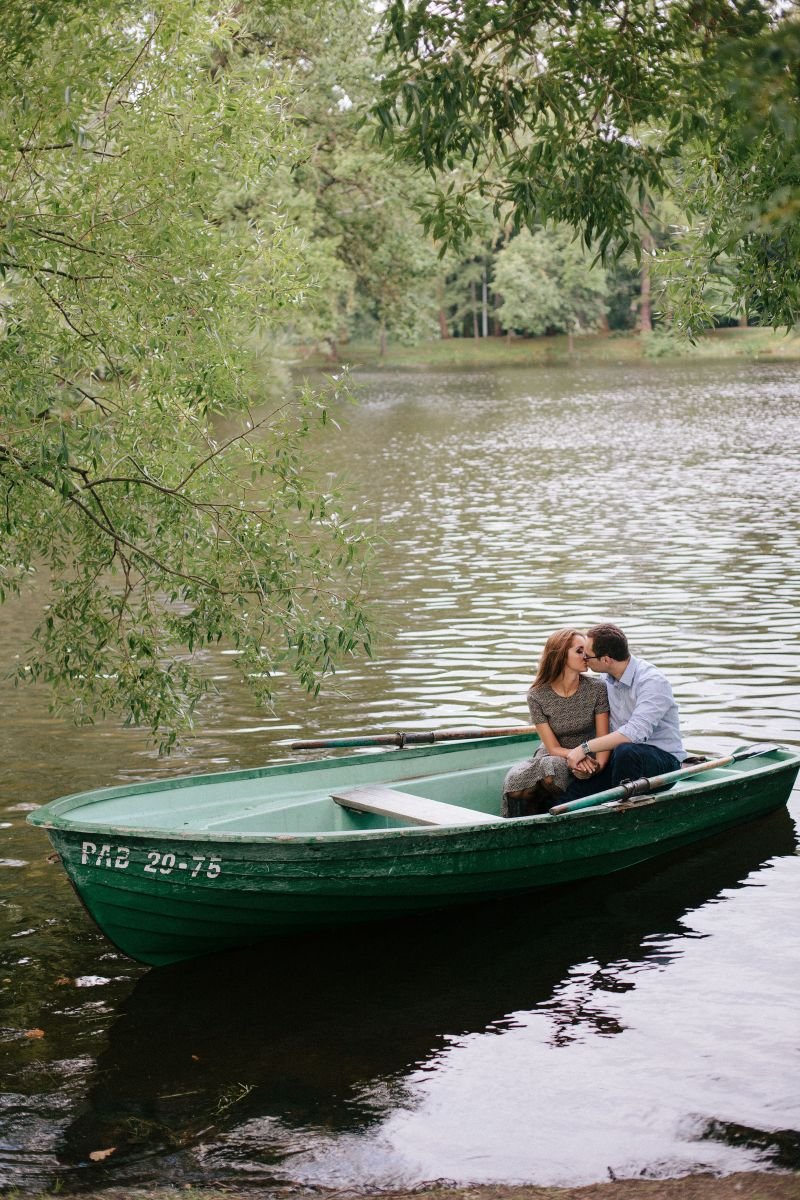 Романтическая прогулка на лодках